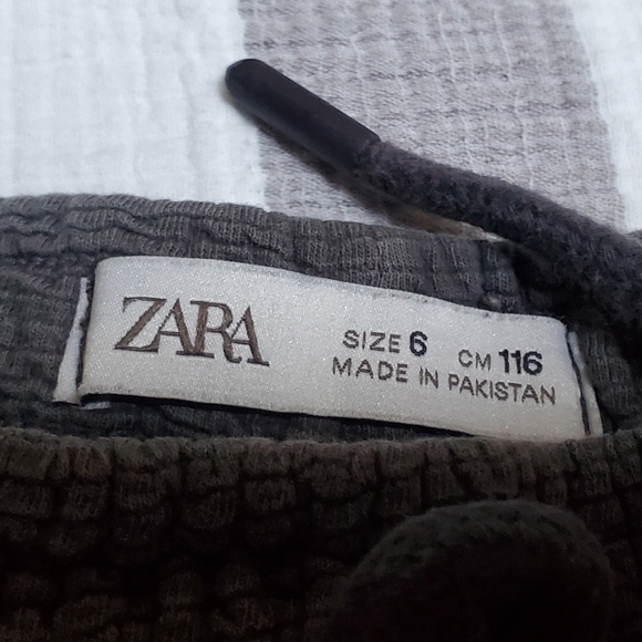 Cotton knit textured shorts - Picture 2 of 3